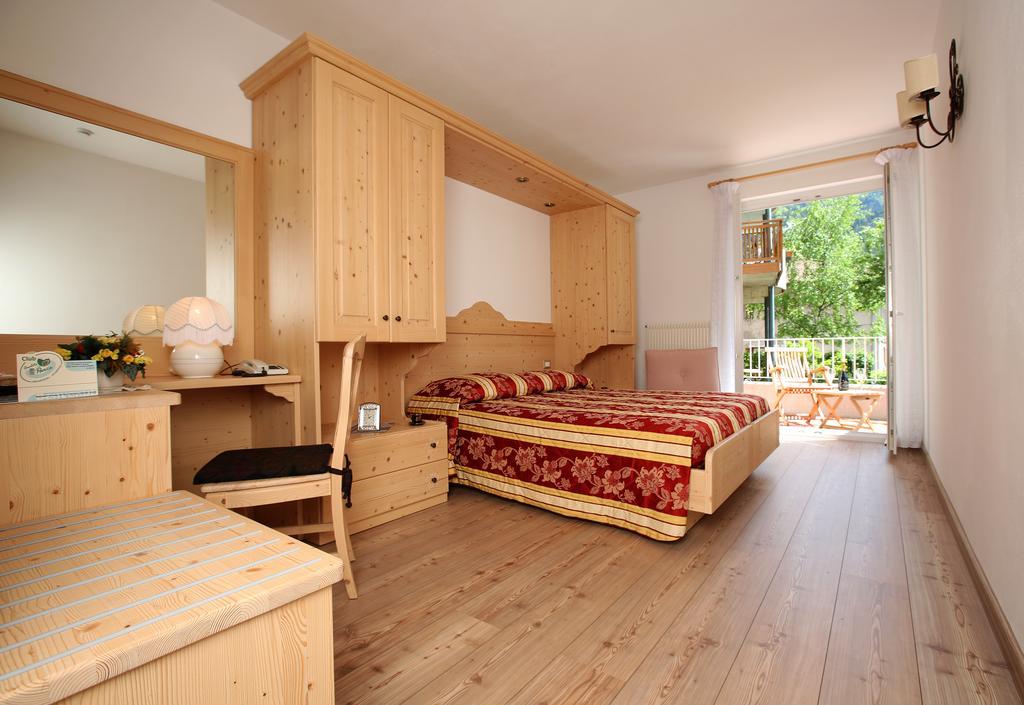 Hotel Garni Villanova Molveno Dış mekan fotoğraf
